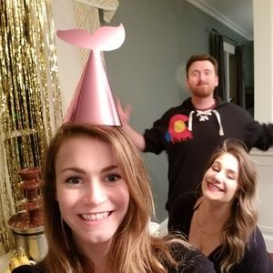 Meet your Posher, Iz